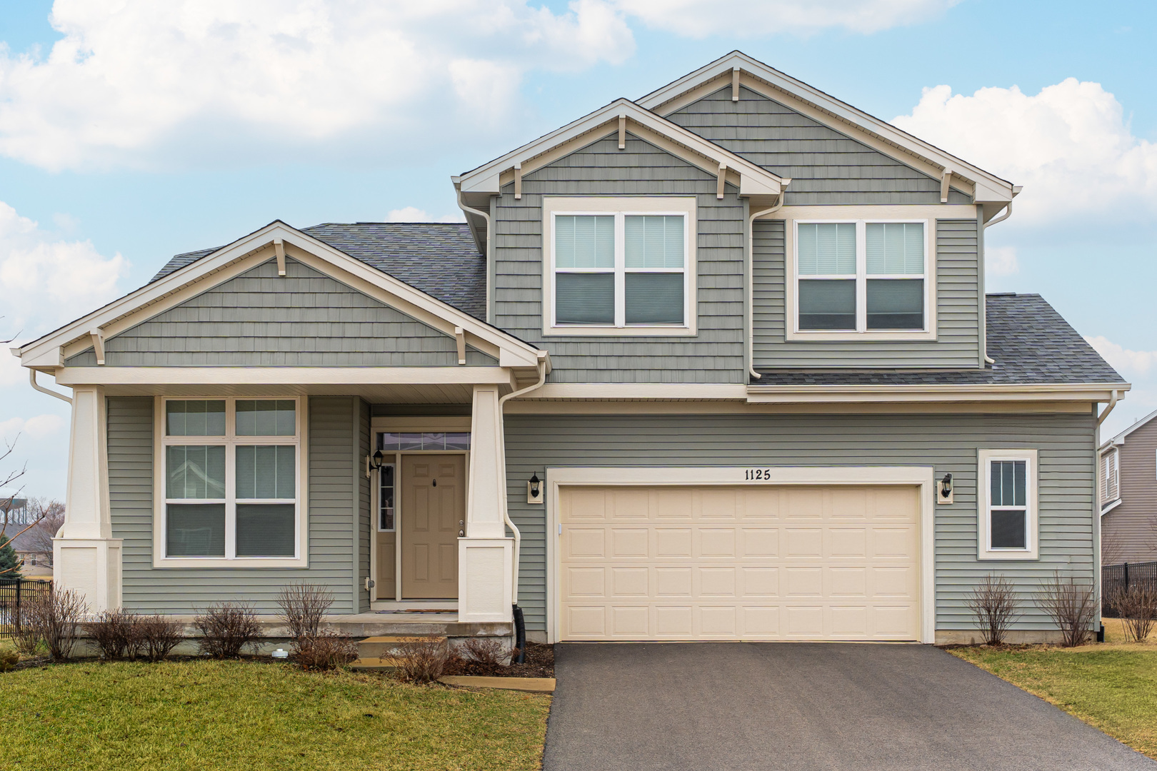 Property Photo: 1125 Juniper Drive IL 60178