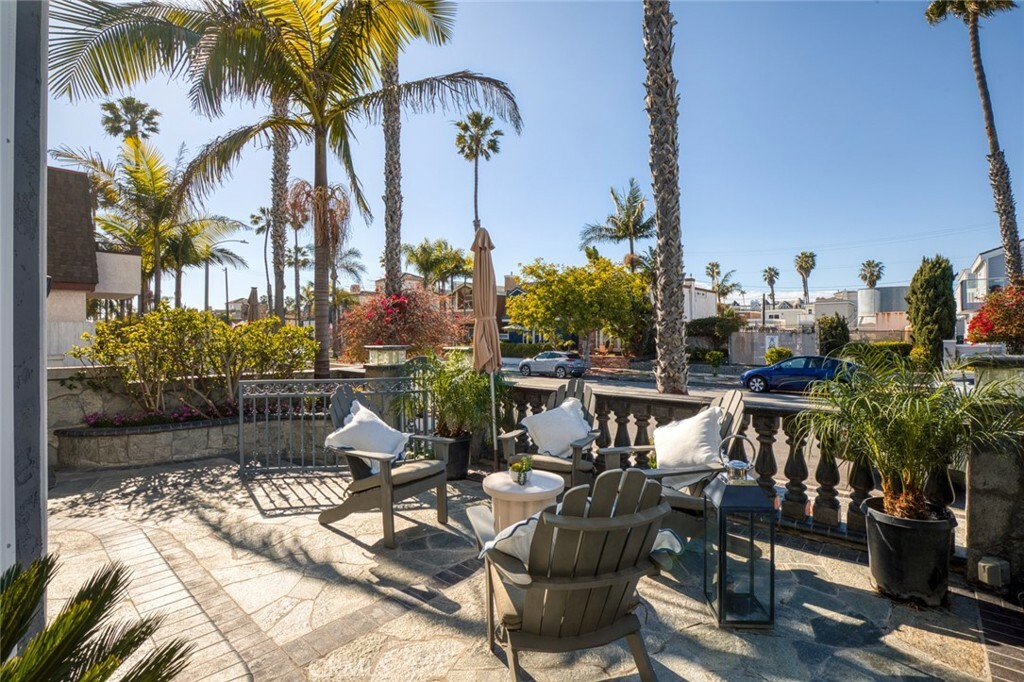 Property Photo: 320 20th Street CA 92648