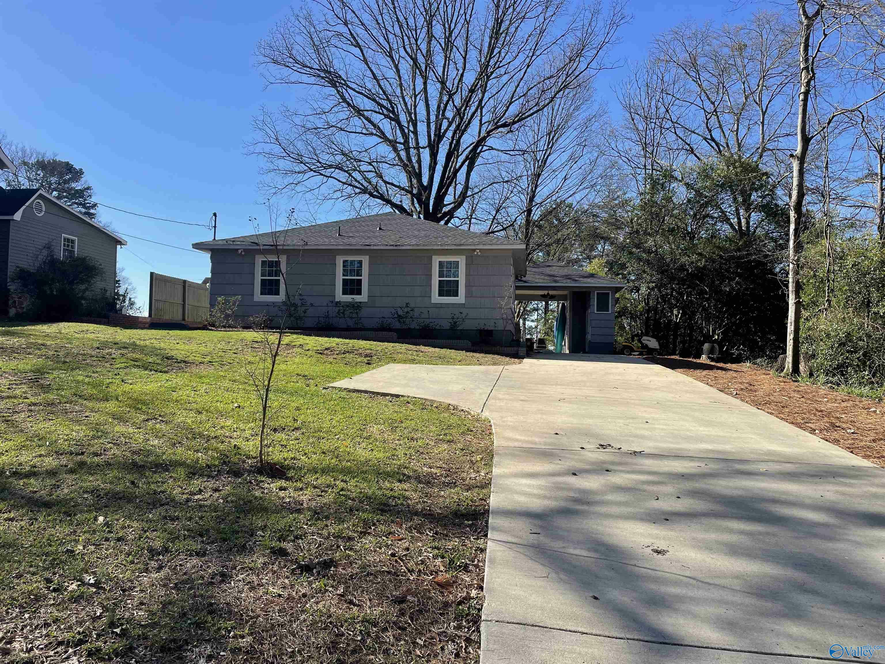 Property Photo: 221 Harts Avenue AL 35904