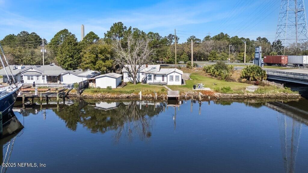 Property Photo: 4836 Safe Harbor Way FL 32226