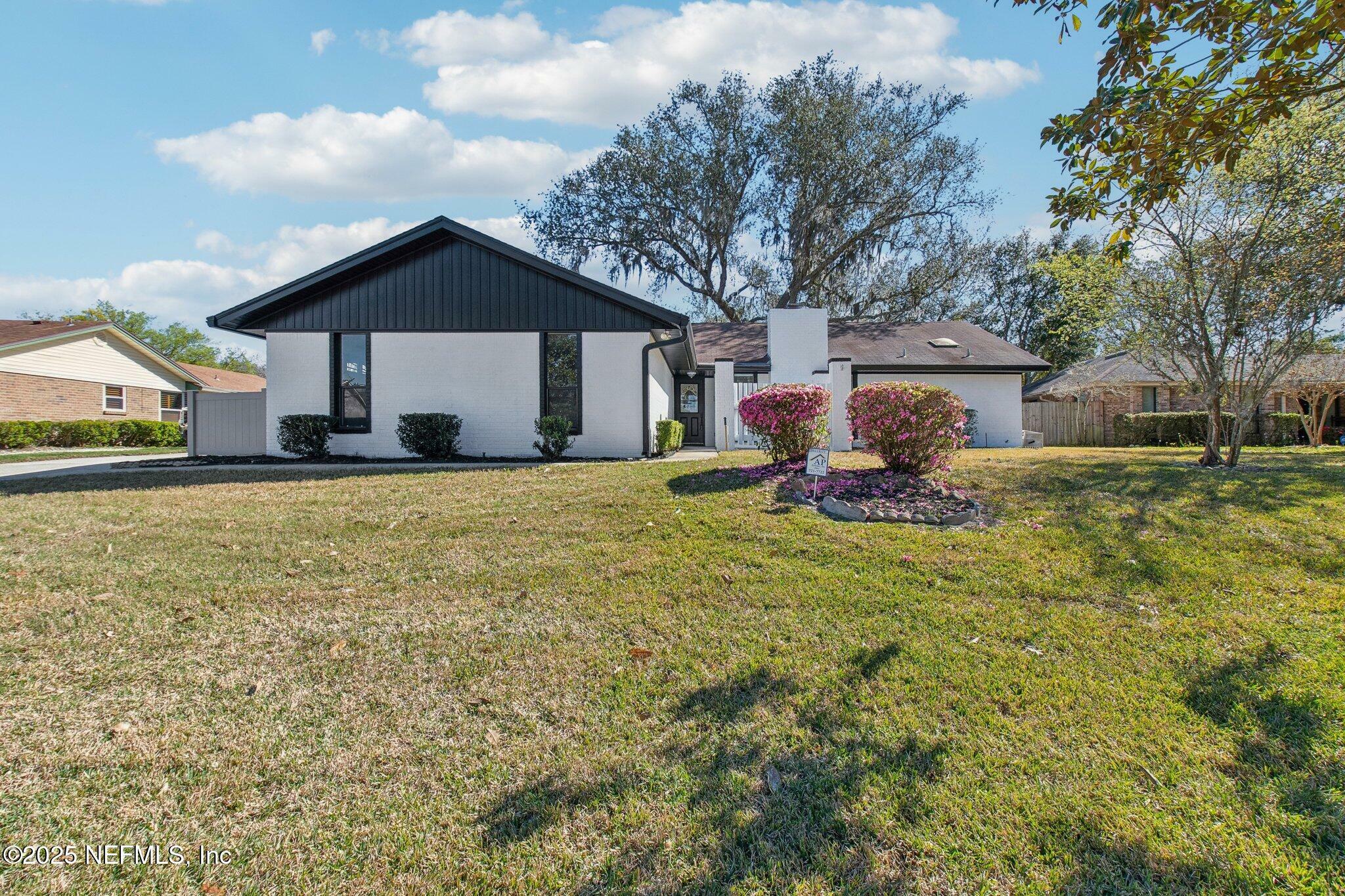 Property Photo:  2557 Glenloch Court  FL 32065 