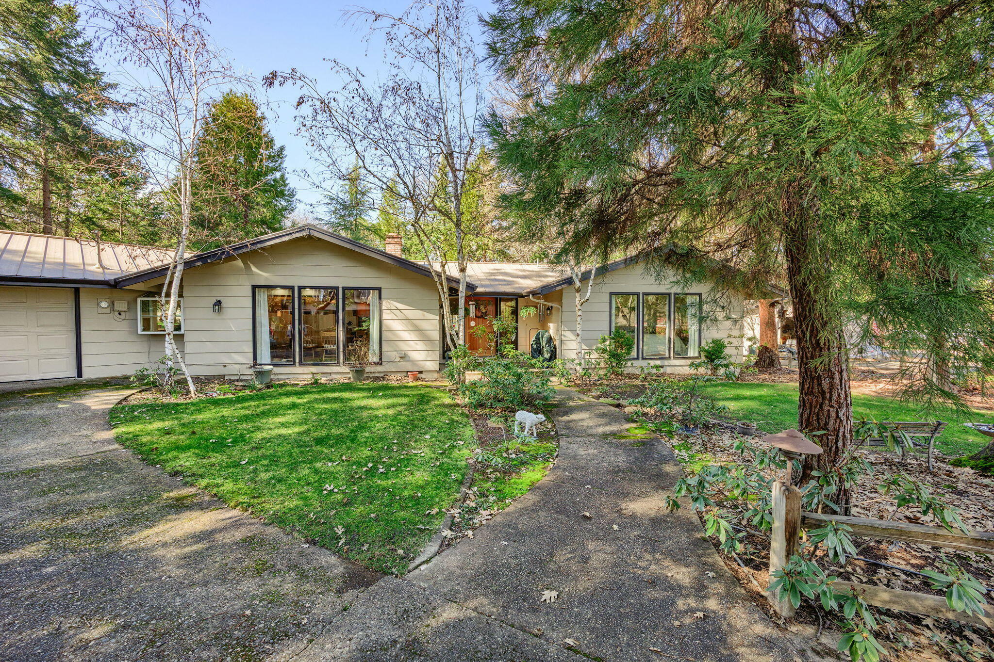 Property Photo:  8755 Old Stage Road  OR 97502 