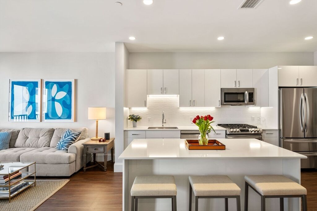 Property Photo:  205 Maverick St 206  MA 02128 
