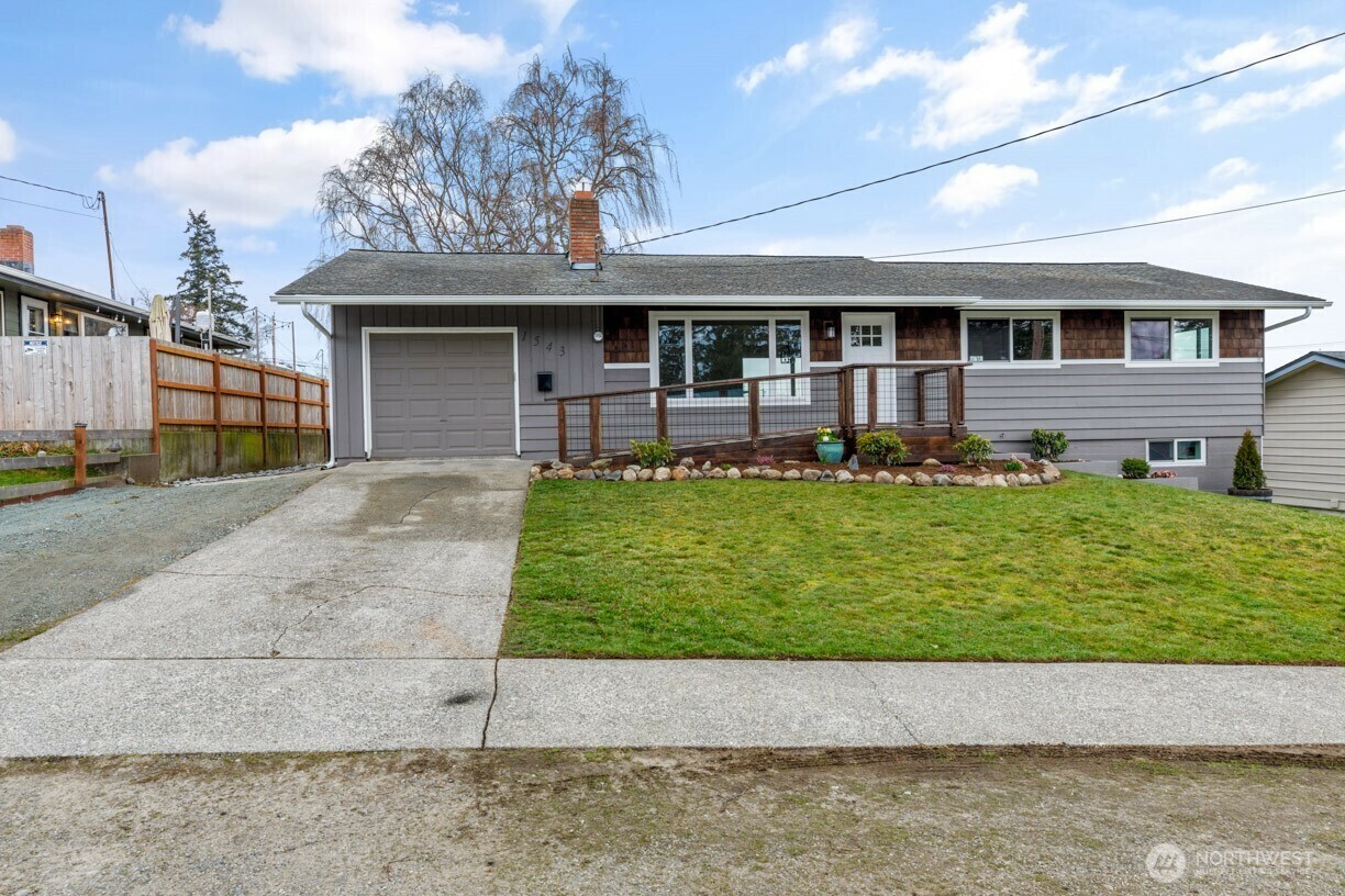 Property Photo:  1543 NE 3rd Avenue  WA 98277 