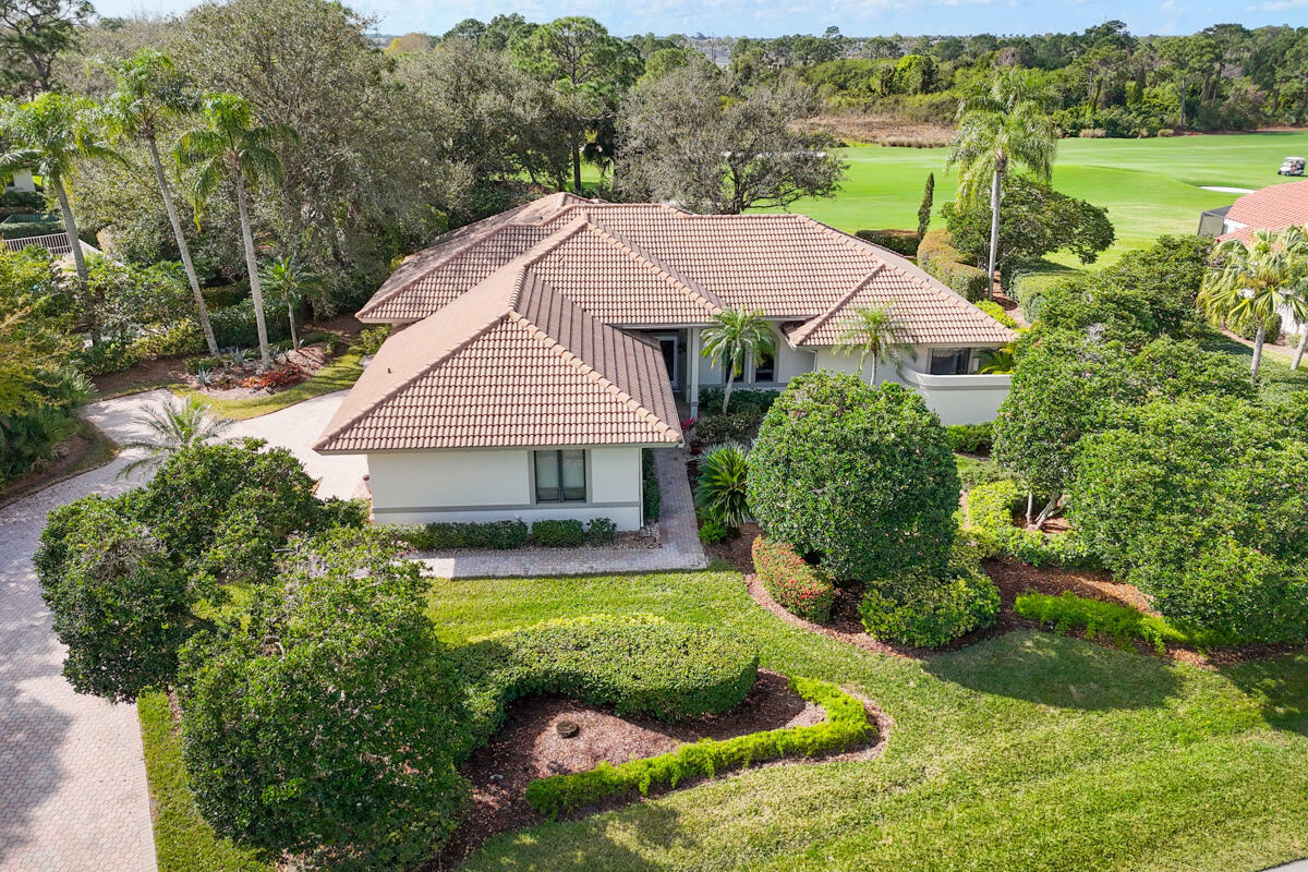 Property Photo: 1549 NW Buttonbush Circle FL 34990