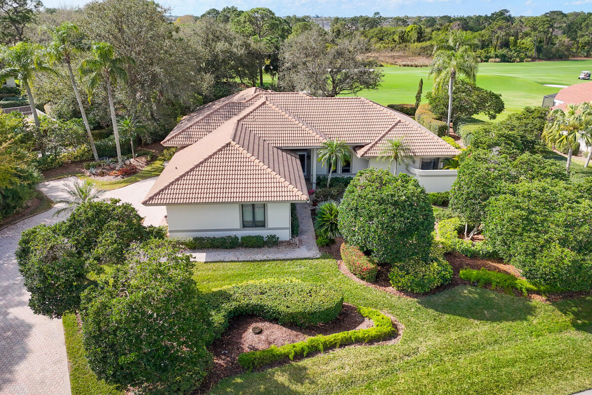 Property Photo: 1549 NW Buttonbush Circle FL 34990