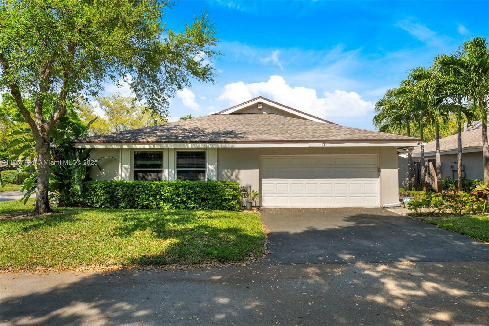 Property Photo:  17 Boxwood Rd  FL 33021 