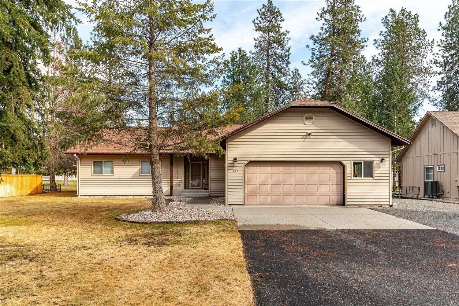 Property Photo:  325 Hogans Way  WA 99109 