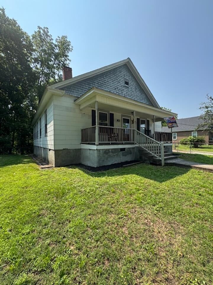 Property Photo: 156 Moore Street SC 29372
