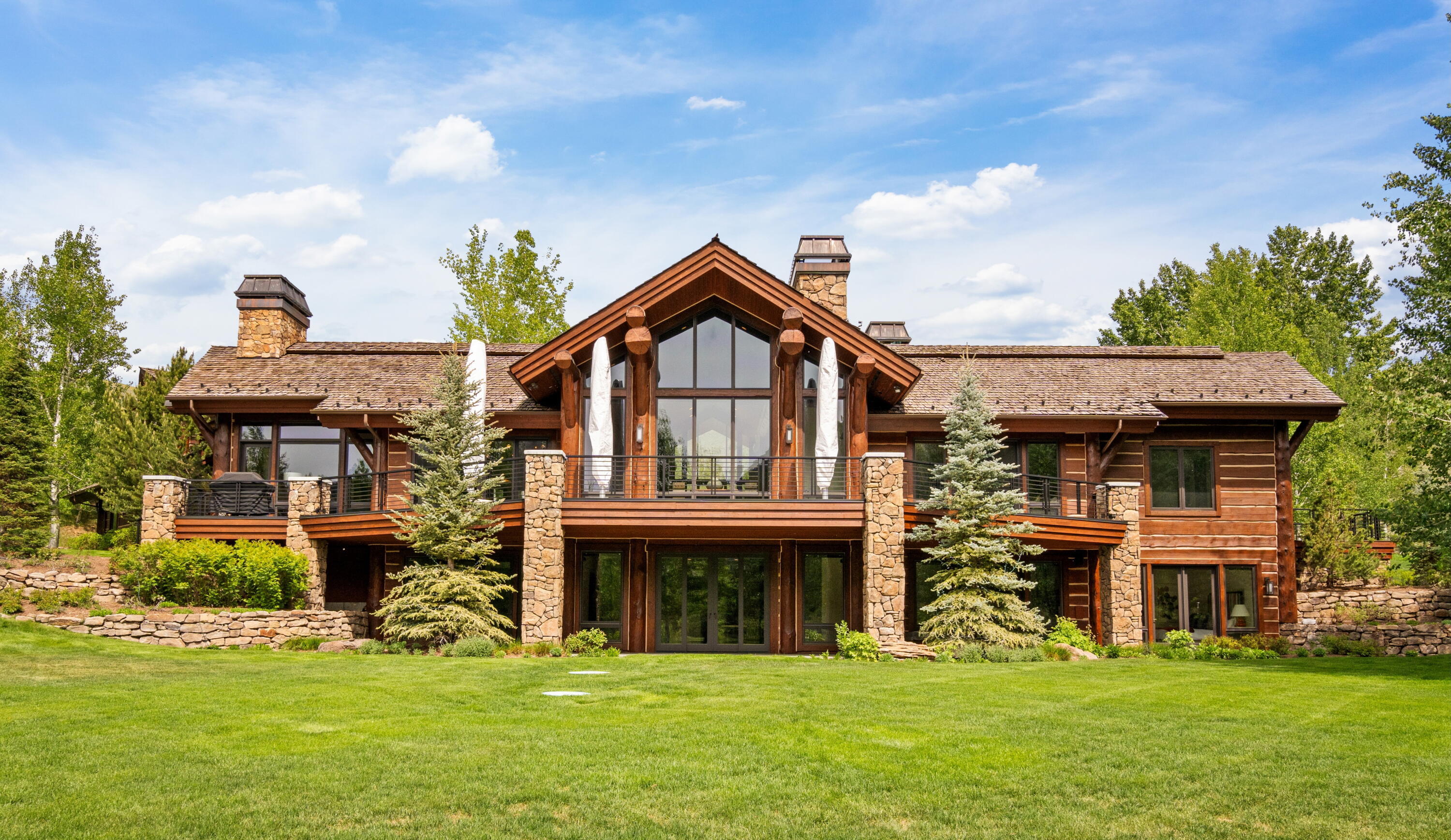 Property Photo: 161 &Amp 165 Stonegate Cir ID 83340