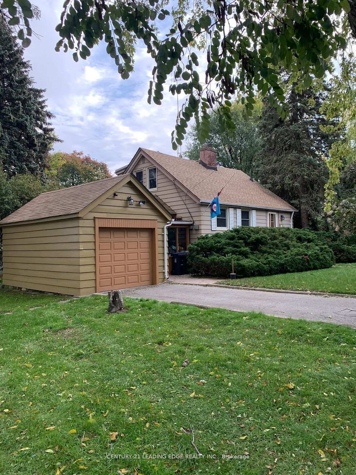 Property Photo:  58 &Amp 60 Pine Ridge Drive  ON M1M 2X7 
