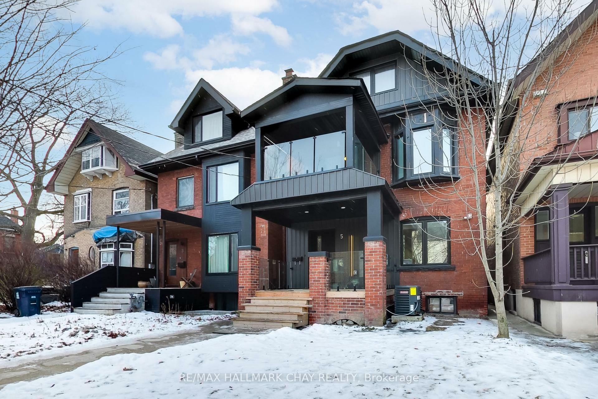 Property Photo: 5 Harvard Avenue ON M6R 1C5