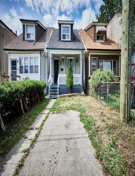 Property Photo: 28 Leyton Avenue ON M1L 3T4
