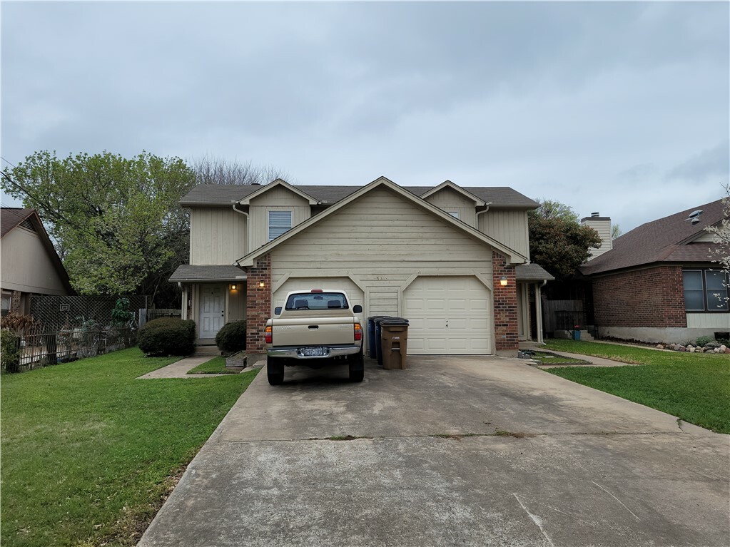 Property Photo:  5912 Parkwood Drive B  TX 78735 