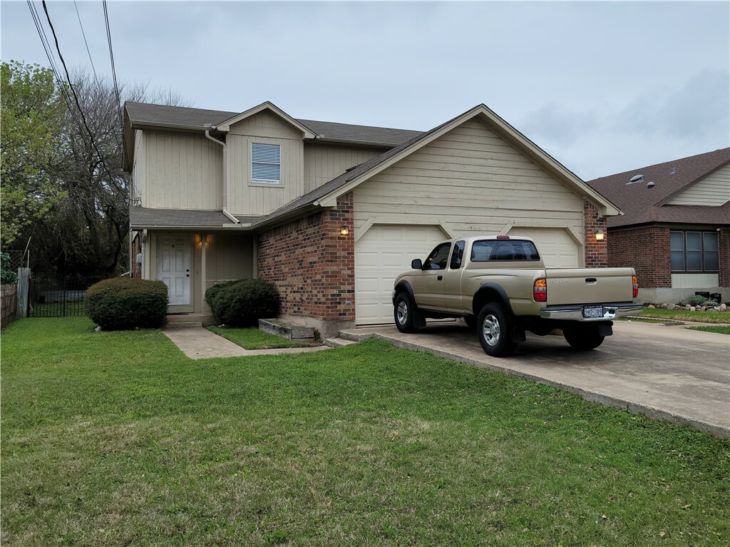 Property Photo: 5912 Parkwood Drive B TX 78735