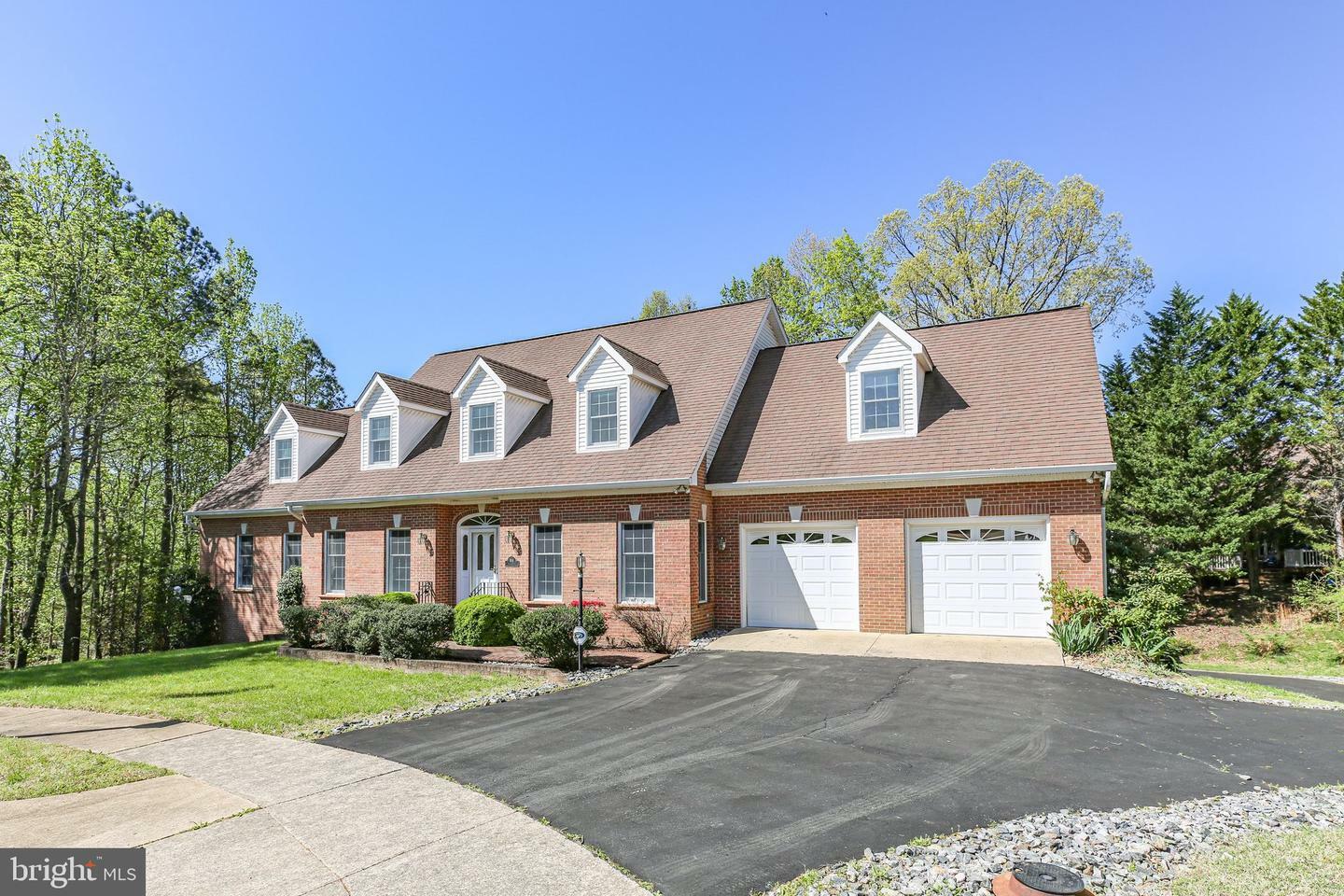 Property Photo: 104 Chase Lane VA 22401