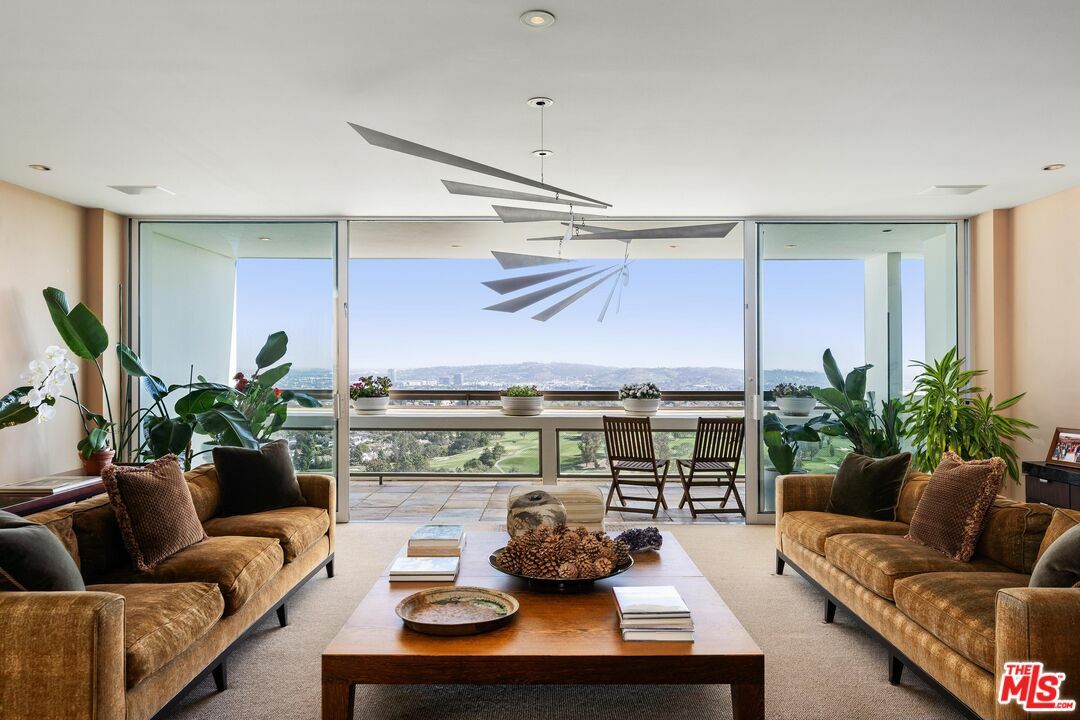 Property Photo: 2220 Avenue Of The Stars CA 90067