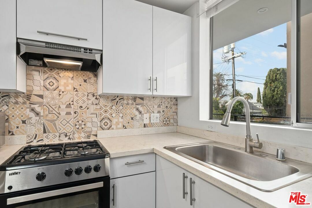 Property Photo:  1183 Crenshaw Blvd  CA 90019 