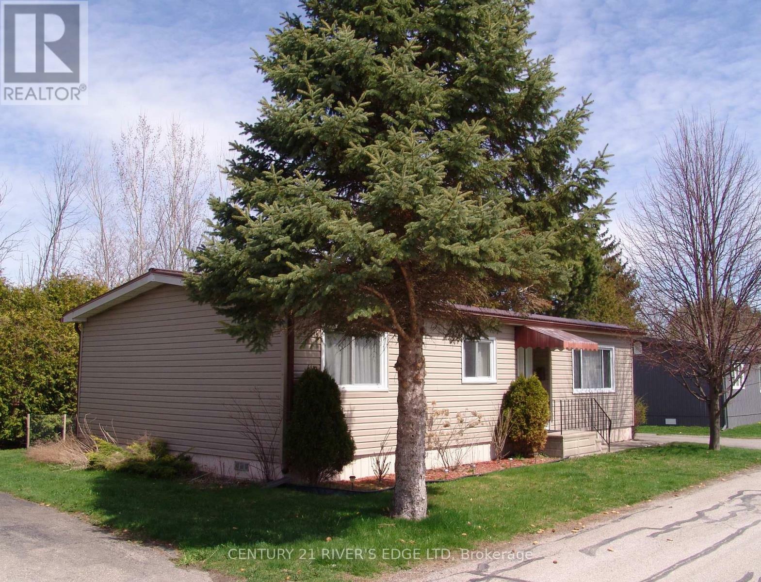 Photo de la propriété: 1871 Oxford Avenue 44 ON K6V 7B5