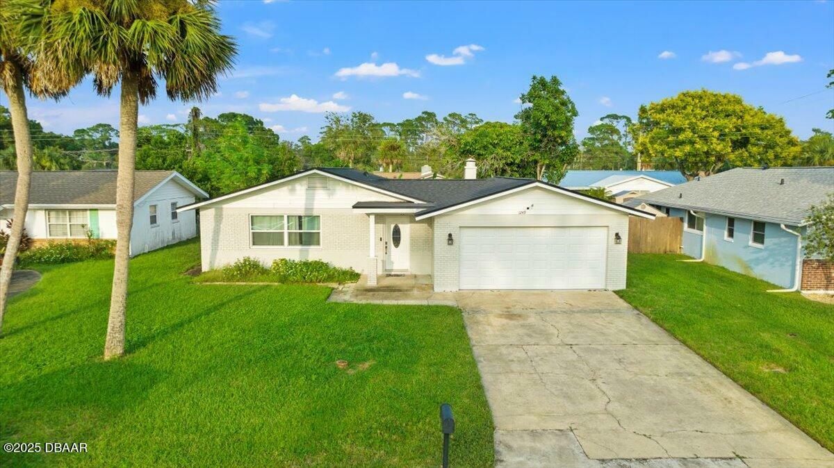Property Photo: 1249 Suwanee Road FL 32114