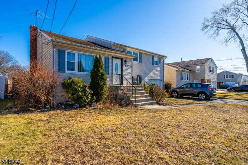 Property Photo:  807 Inwood Rd  NJ 07083 