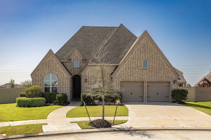 Property Photo: 2300 Ridgewood Manor Court TX 77578
