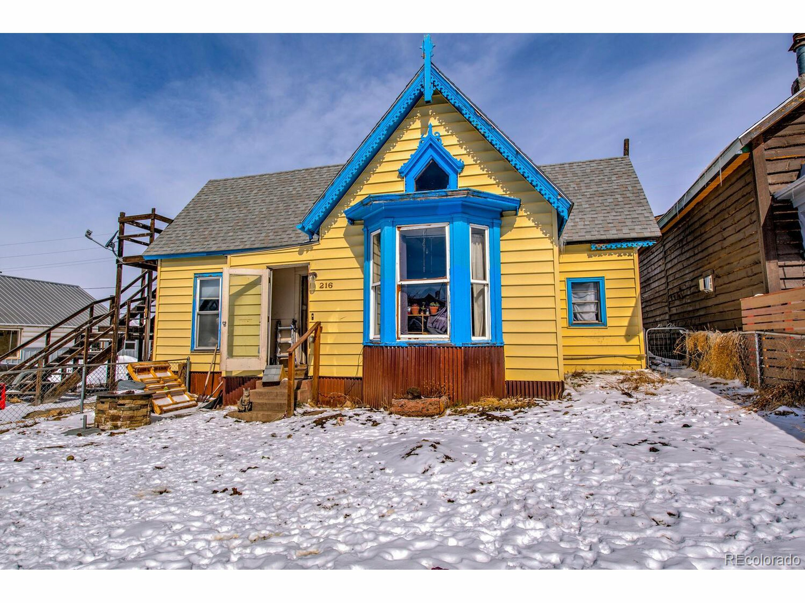Property Photo: 216 E 8th St CO 80461