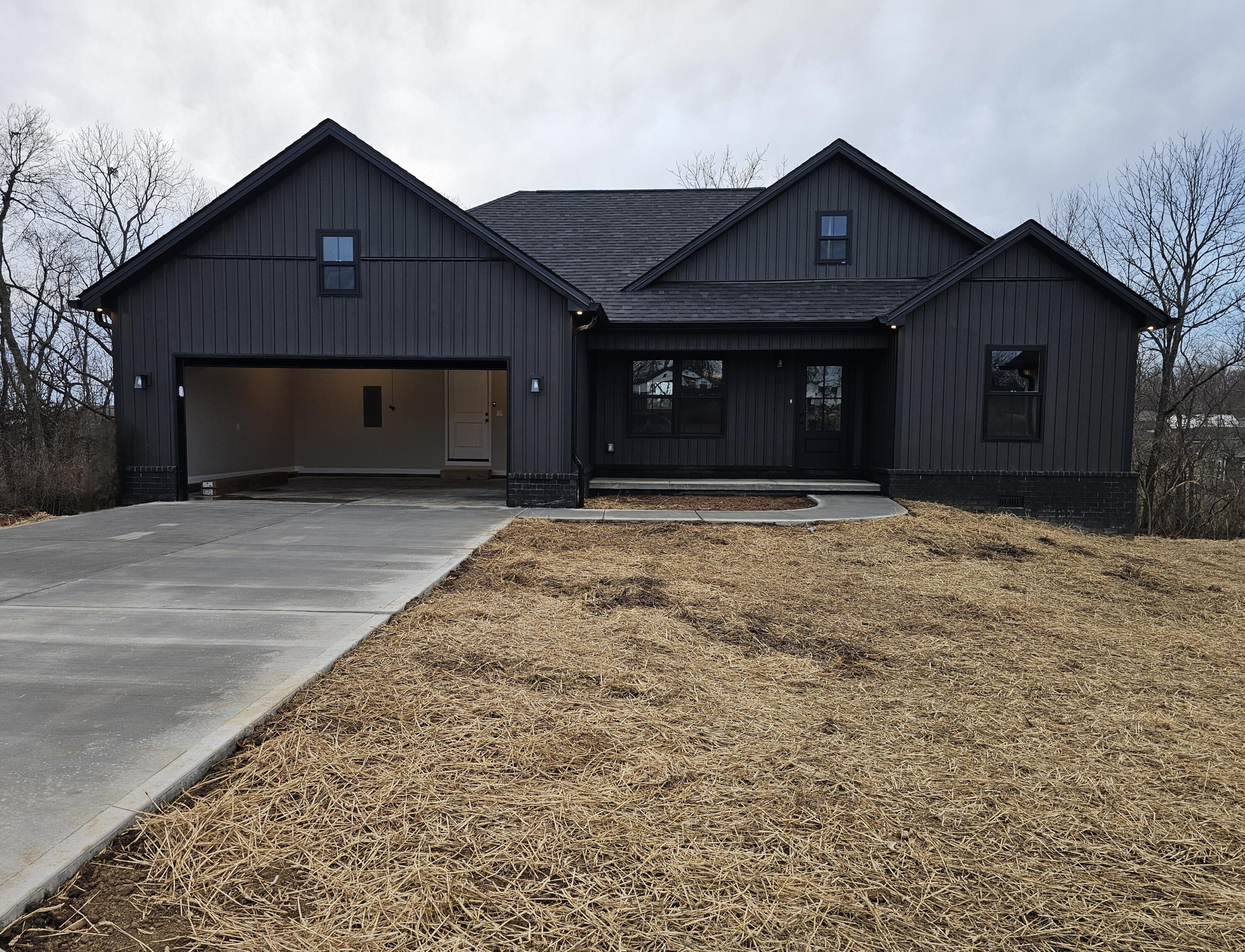 437 Pinehurst Way  Harrodsburg KY 40330 photo