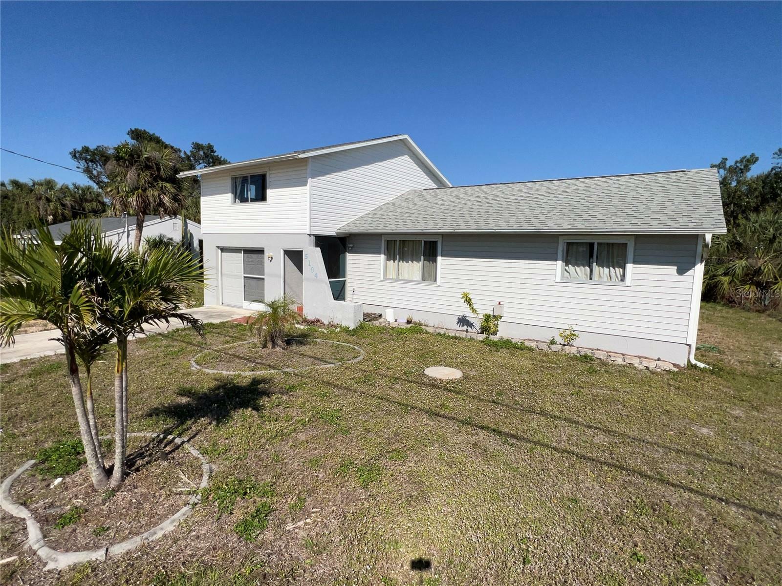 Property Photo:  5104 Silver Bell Drive  FL 33948 