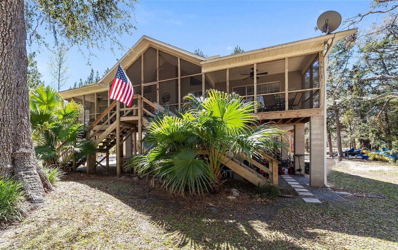 Property Photo:  8640 NE 40th Court Road  FL 32643 