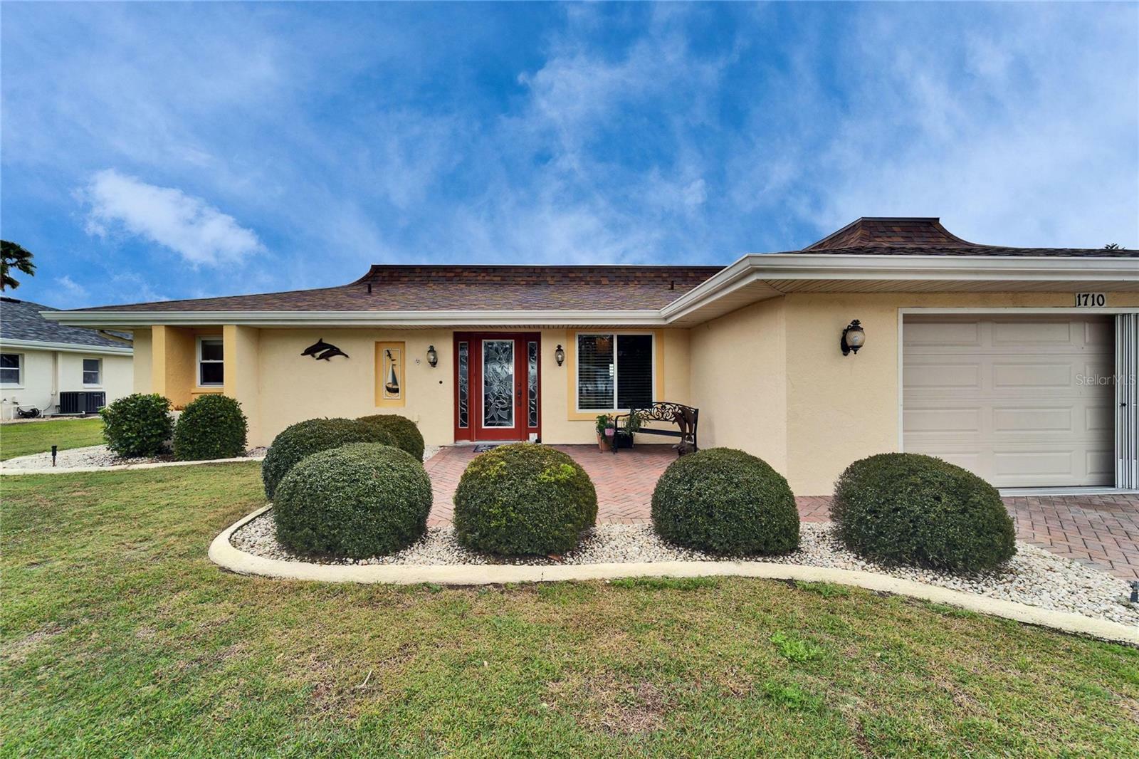 Property Photo: 1710 New Bedford Drive FL 33573