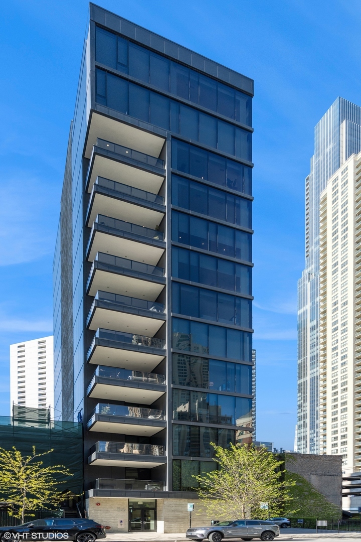 56 W Huron Street 11  Chicago IL 60654 photo