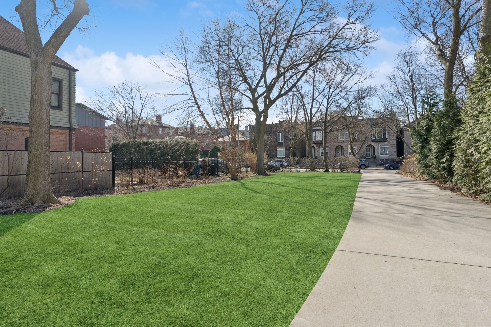 Property Photo: 1030 E 49th Street IL 60615