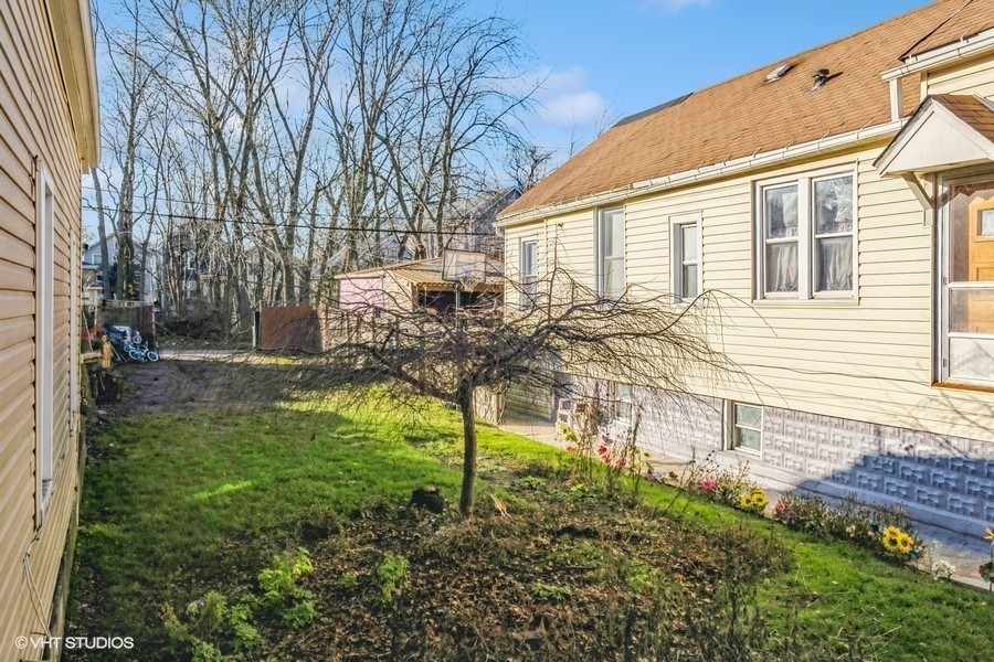 Property Photo:  4820 S Ada Street  IL 60609 