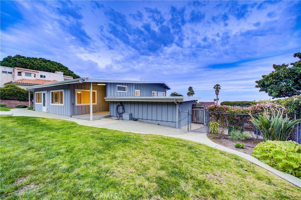 Property Photo:  152 El Portal Drive  CA 93449 