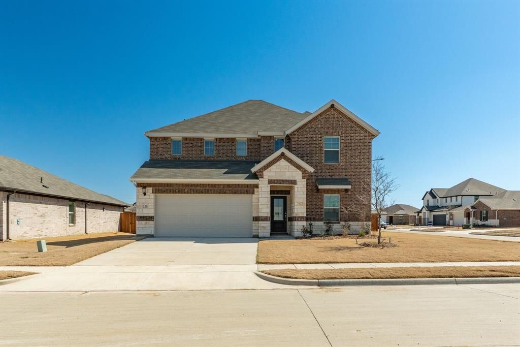 Property Photo:  325 Canyon Oaks Drive  TX 75402 