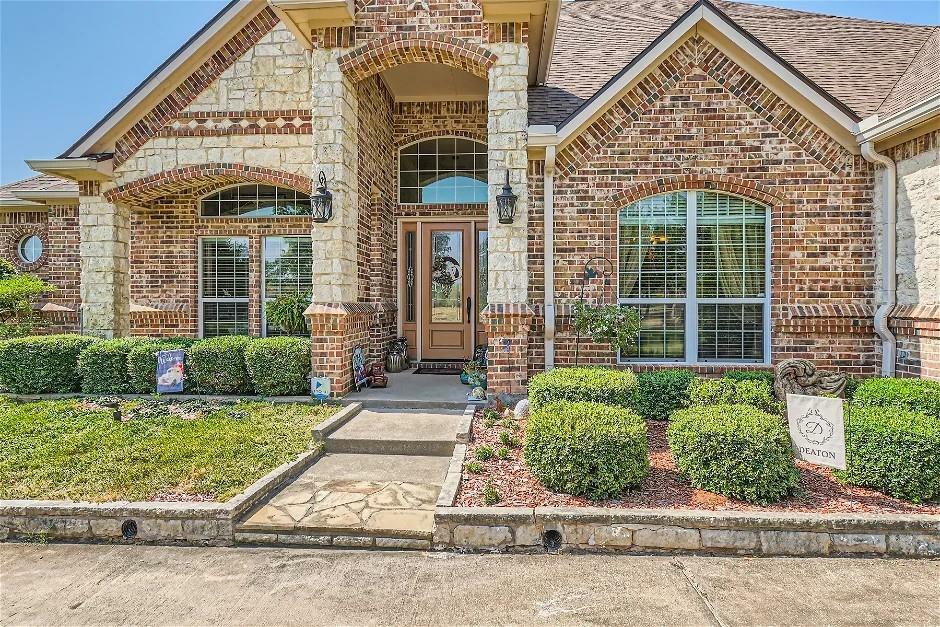 Property Photo:  197 Park Place Circle  TX 76035 