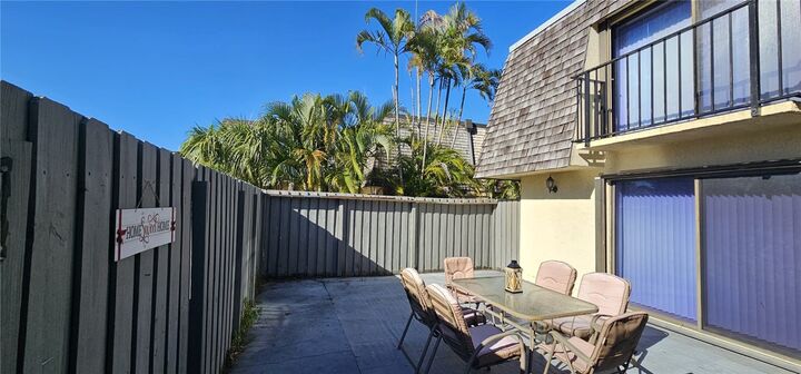 Property Photo: 335 S Waverly Place 7A FL 32960