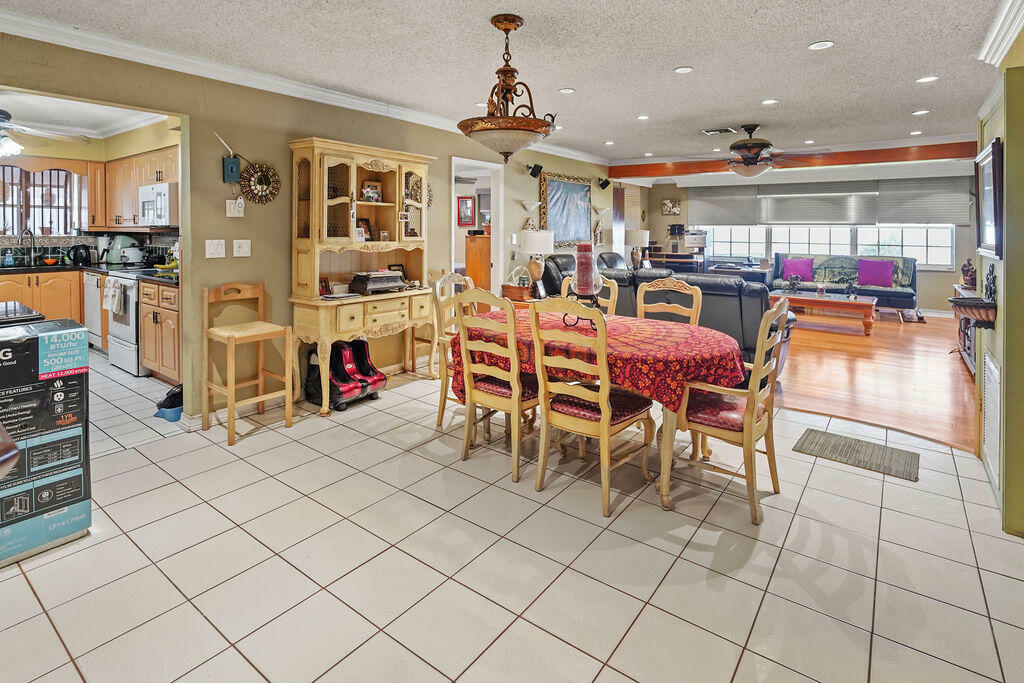 Property Photo: 7241 La Croix Drive FL 33024