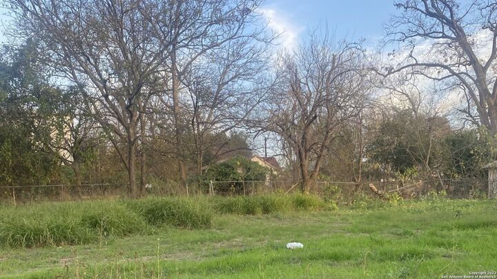 Property Photo:  210 Dalton Alley  TX 78202 