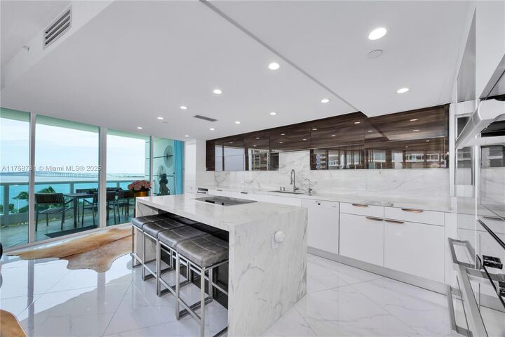 Property Photo: 2127 Brickell Ave 801 FL 33129
