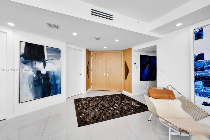 Property Photo: 2127 Brickell Ave 801 FL 33129
