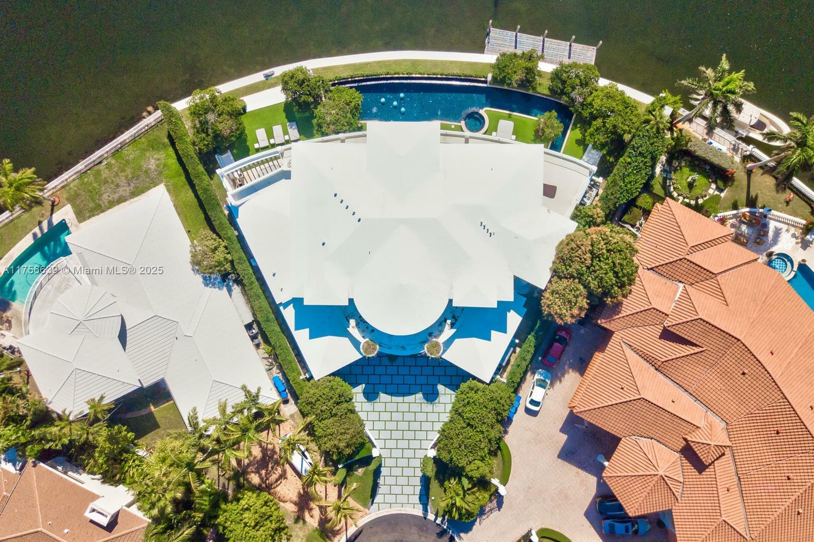 Property Photo:  142 S Island  FL 33160 
