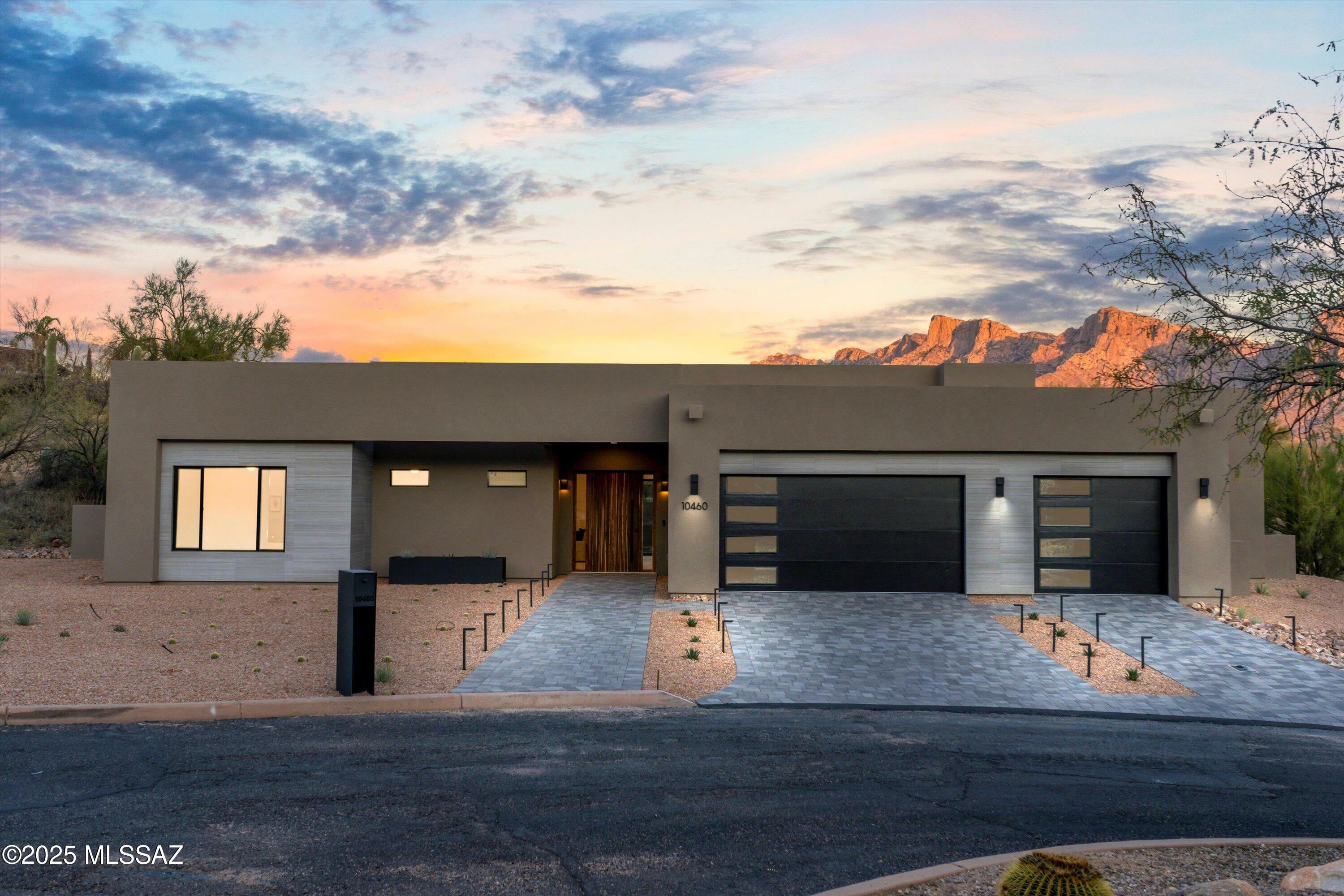 Property Photo: 10460 N Starsearcher Place AZ 85737