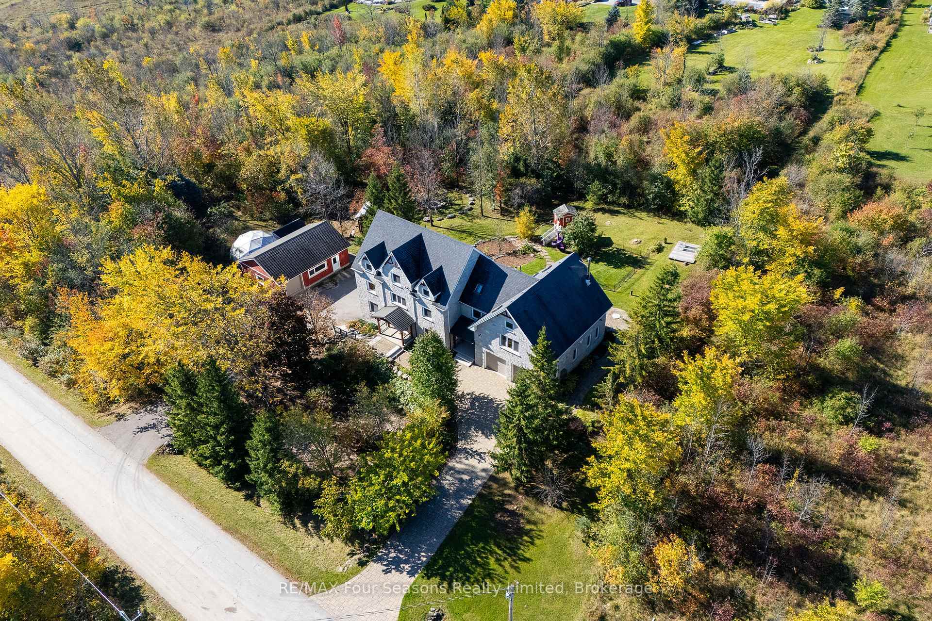 Property Photo: 124 Dinsmore Street ON N0H 2P0