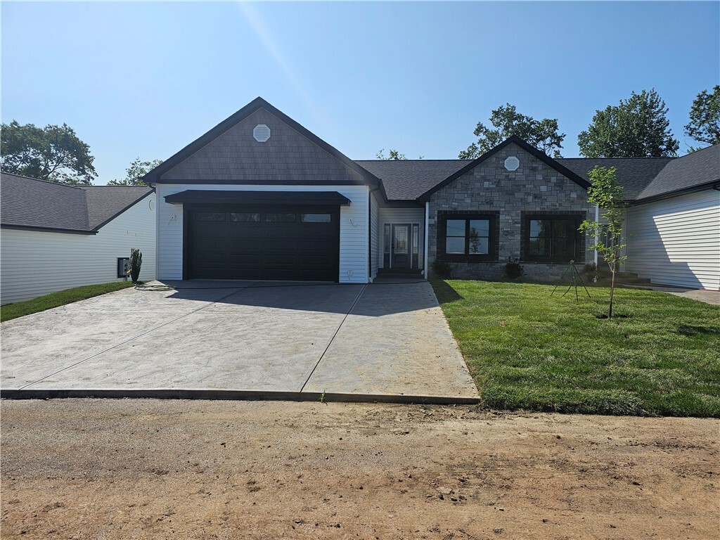 Property Photo: 808 S 10th St PA 15697