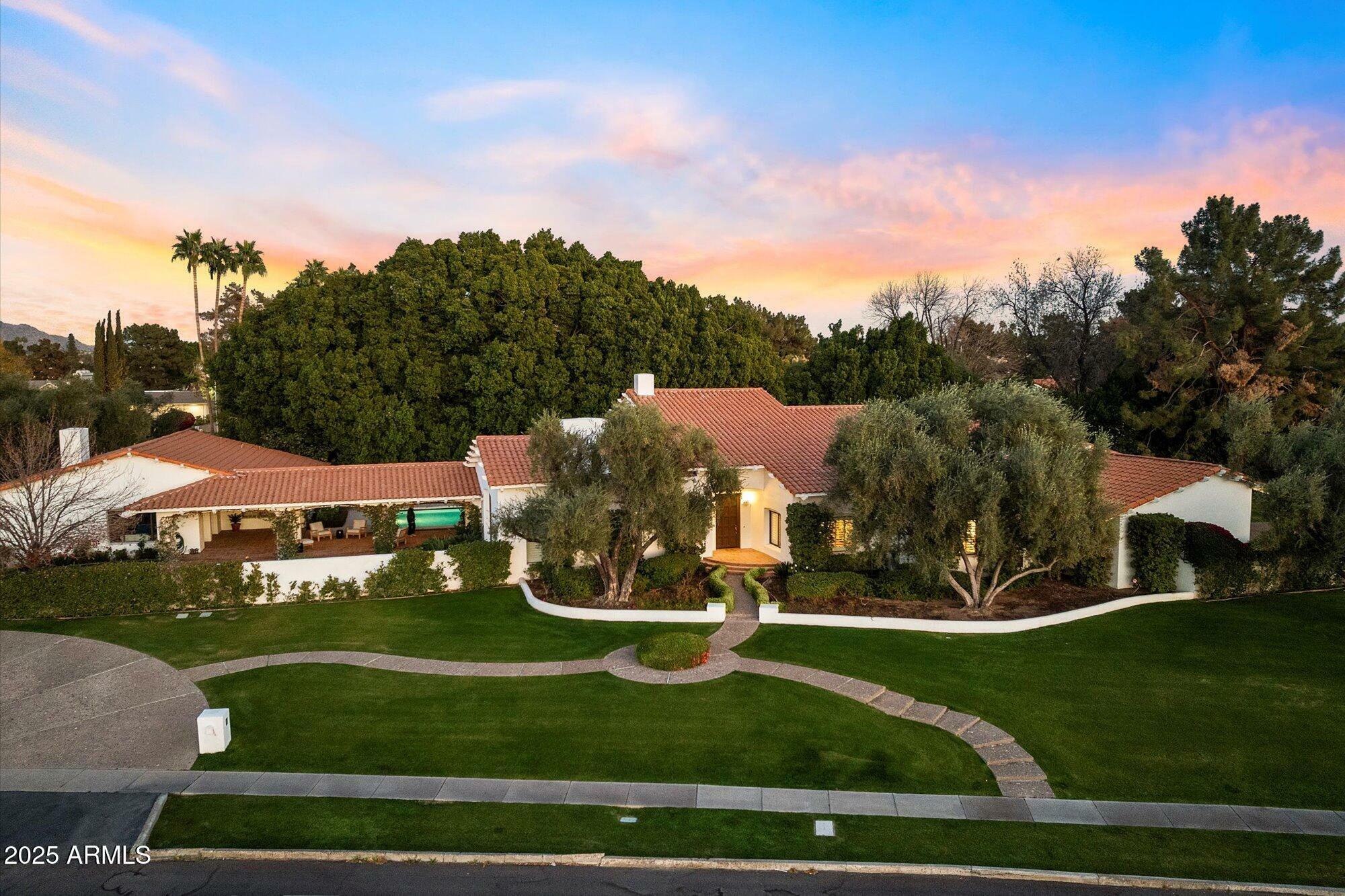 Property Photo: 84 Biltmore Est -- AZ 85016
