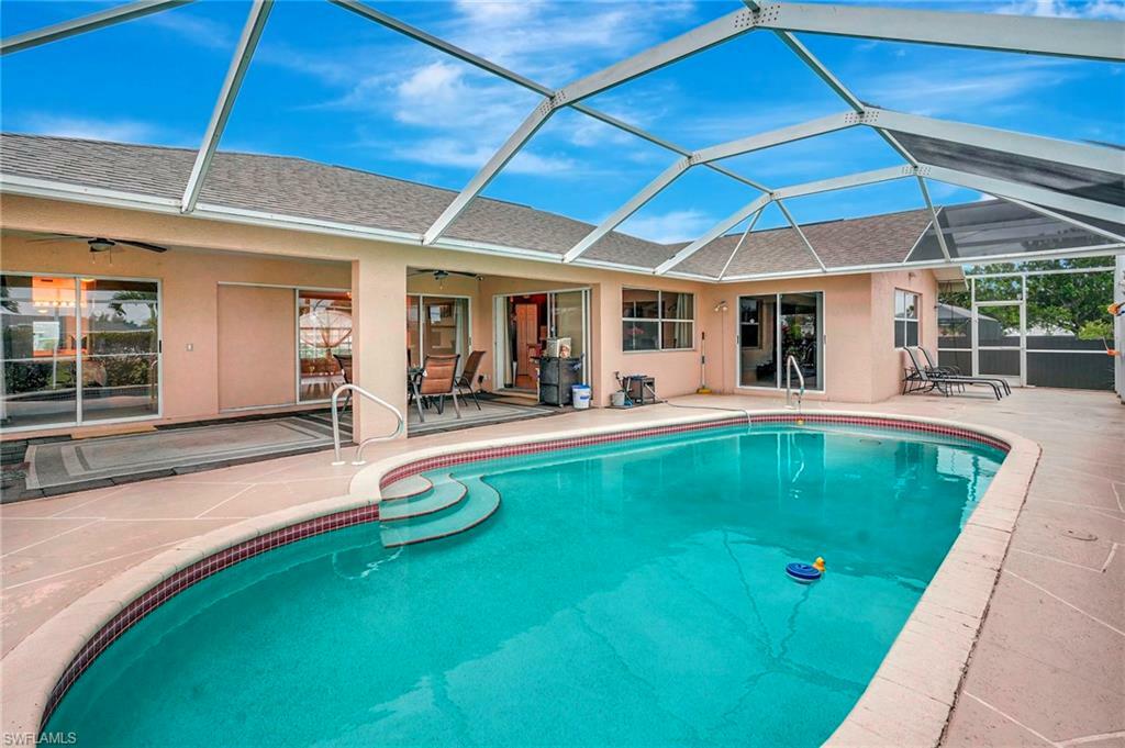 Property Photo: 326 NW 5th St FL 33993