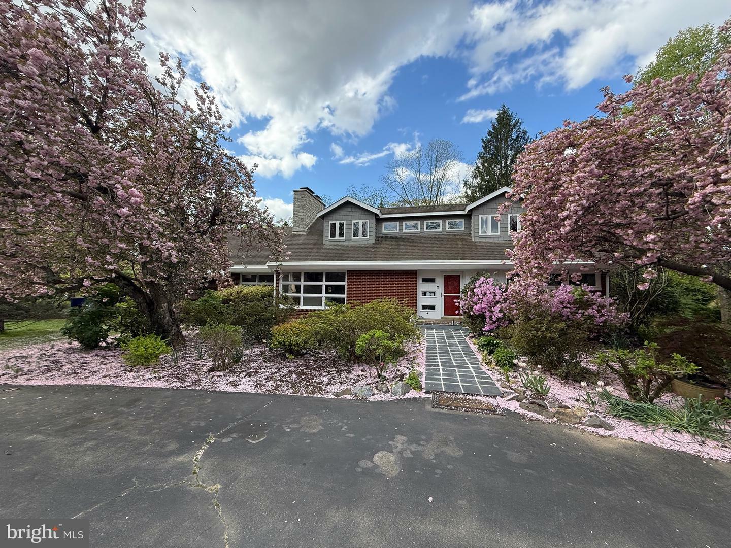 Property Photo: 304 Ingleside Drive VA 22405