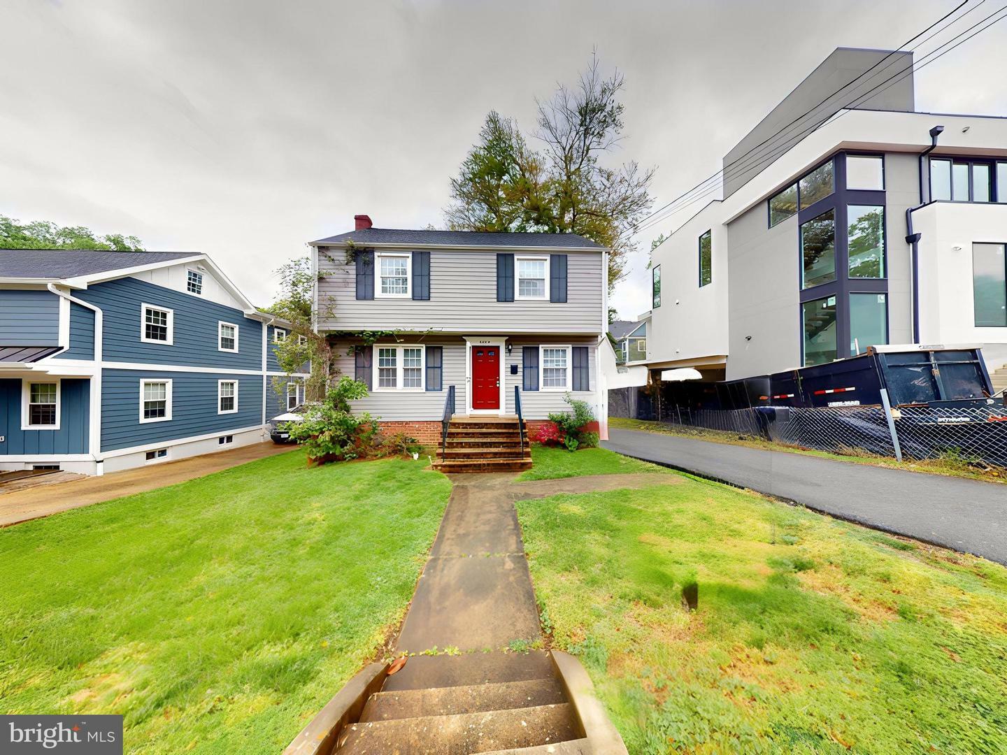 Property Photo: 2822 Lorcom Lane VA 22207